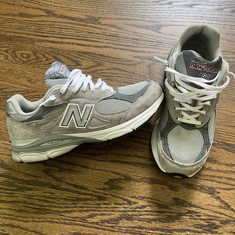 Men’s Size 9 New Balance 990 in Light Gray